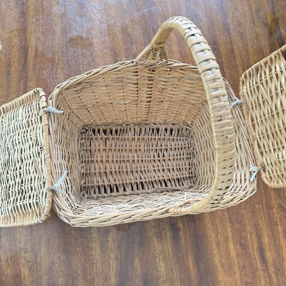 Vintage Wicker Picnic Basket Double Hinged Lid Single Handle Storage 16”